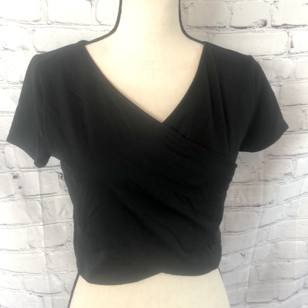 New Black Cross Cross Cotton Crop Top Size Medium